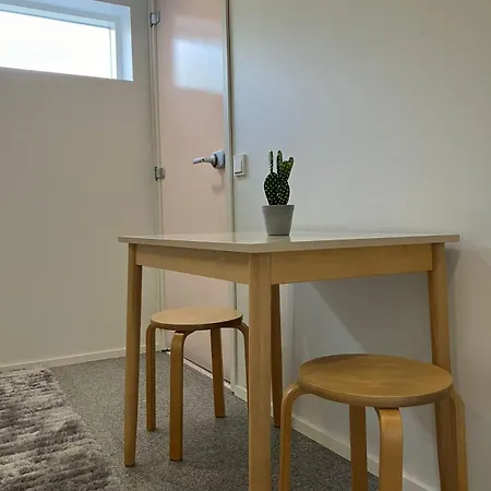 Studio With Private Entrance *